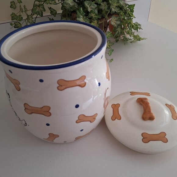 Ceramic Doggie cookie jar and air tight lid, dishwasher and microwave safe! - Picture 2 of 3
